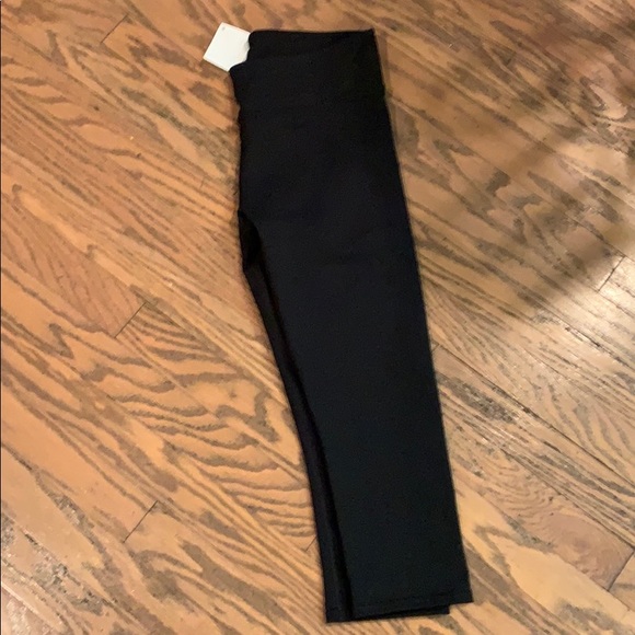 Fabletics Solar Capri SMALL - Picture 3 of 3